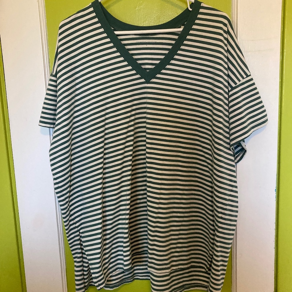 Universal Standard Cassie Relaxed V Neck Tee